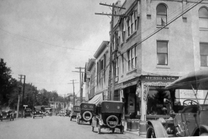 22.0a. Upper Main Street, 1920 (230.1-043)